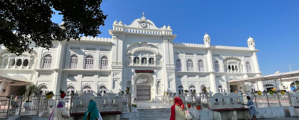 Gurudwara Takht Sri Kesgarh Sahib 